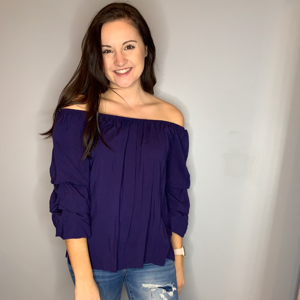 Off-the-shoulder Blouse!
